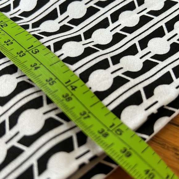 Britt Ryan mini skirt, black white, size 4, pink details. - Picture 10 of 10